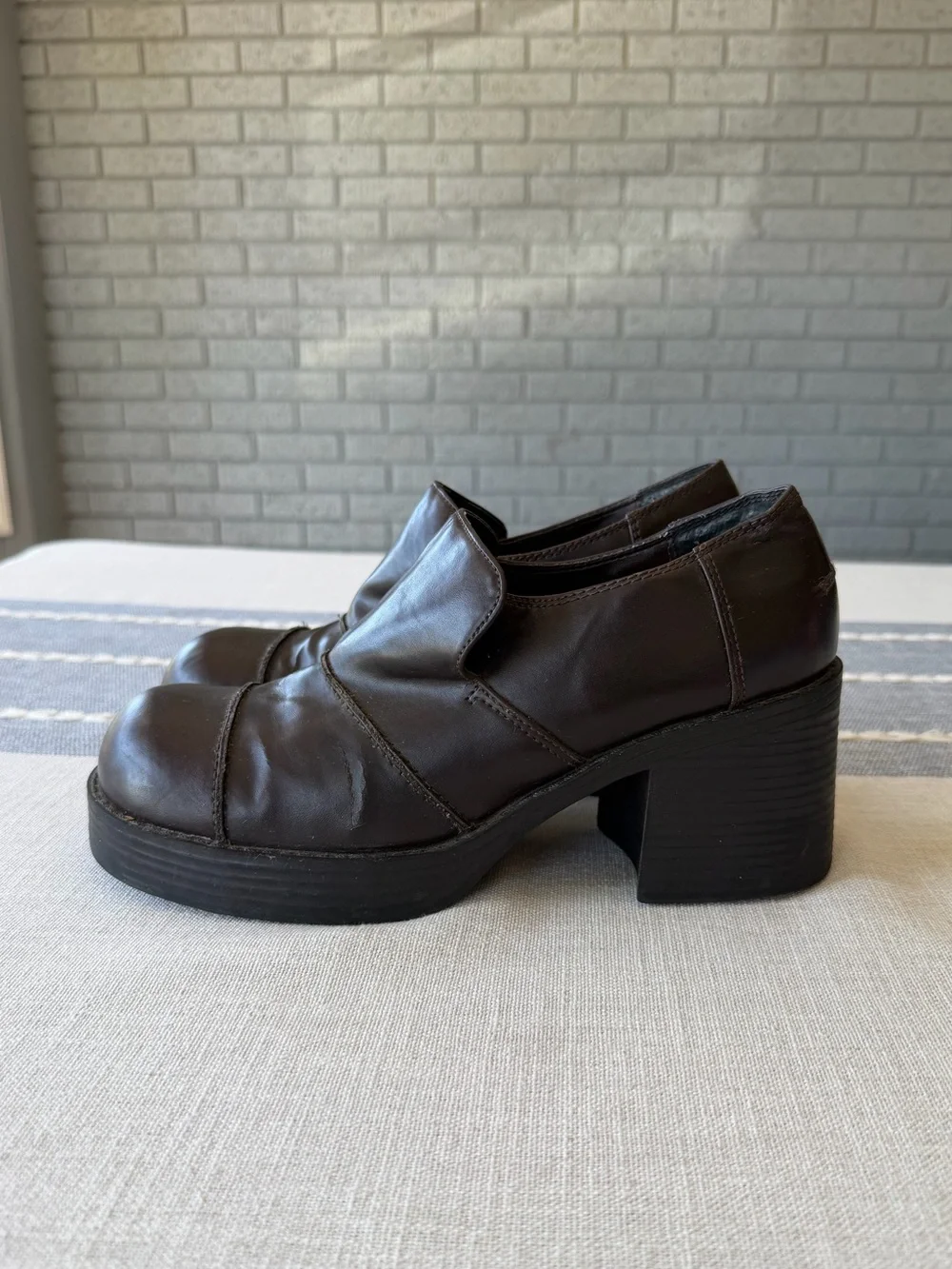 VTG Y2K Mudd Brown Chunky Platform Loafers Heels Size 9.5